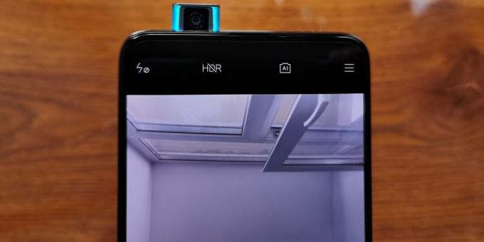 Η μπροστινή κάμερα του Xiaomi Poco F2 Pro είναι κρυμμένη στο σώμα και ολισθαίνει εάν είναι απαραίτητο
