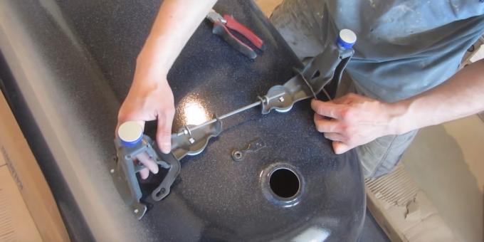 Εγκατάσταση του μπάνιου: πώς να τοποθετήσετε τα πόδια λουτρό χάλυβα