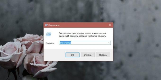 Για το πρόγραμμα Skype UWP ελαχιστοποιείται στο δίσκο του συστήματος, πληκτρολογήστε το κέλυφος εντολών: εκκίνησης και πατήστε Enter