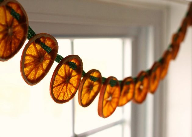 Χριστουγεννιάτικη διακόσμηση δέντρο: αποξηραμένα πορτοκάλια