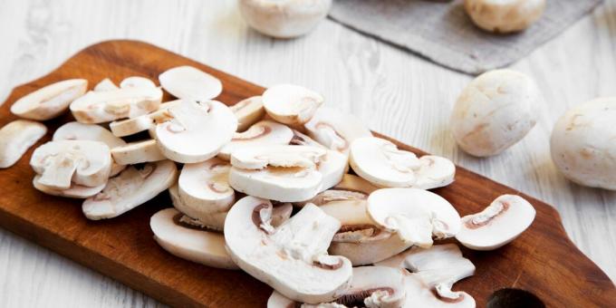 Πώς να τηγανίζετε τα Ασπρομανίταρα: τα φέτες σαμπάνιας