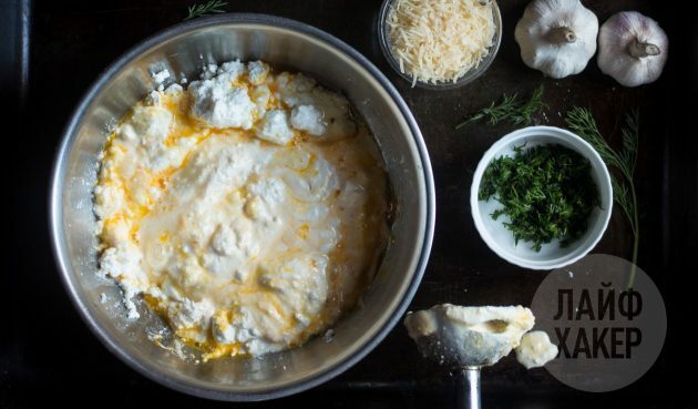 Πώς να φτιάξετε τυρόπηγμα: χτυπήστε αυγά με στάρπη