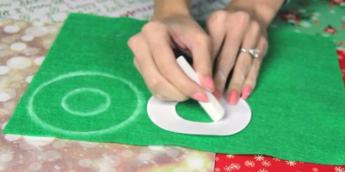 Χριστούγεννα τα παιχνίδια με τα χέρια τους: να κάνουν ένα σχέδιο και κύκλο