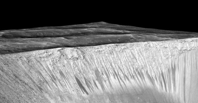 Νερό στον Άρη υπάρχει σε υγρή μορφή