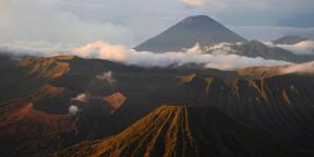 Τι πρέπει να διαβάσετε: επικό μυθιστόρημα «Beauty - ένα βουνό» του έρωτα, την ανάσταση των νεκρών, και την ιστορία της Ινδονησίας