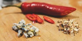 Κρεμώδης κολοκυθόσουπα με μπλε τυρί και αμύγδαλα: συνταγή