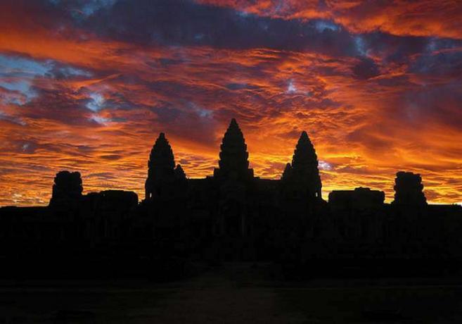 Ηλιοβασίλεμα στην Καμπότζη