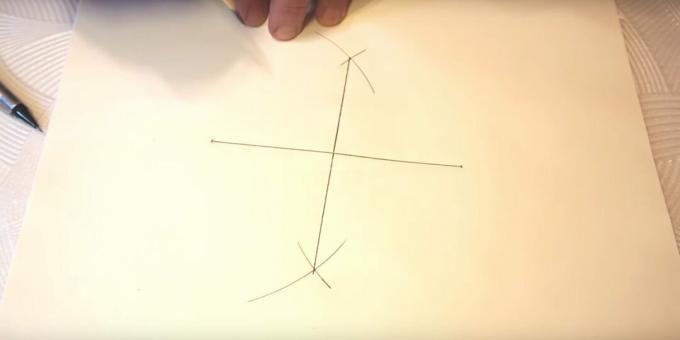 Πώς να σχεδιάσετε ένα αστέρι πέντε σημείων: σχεδιάστε μια κατακόρυφη γραμμή