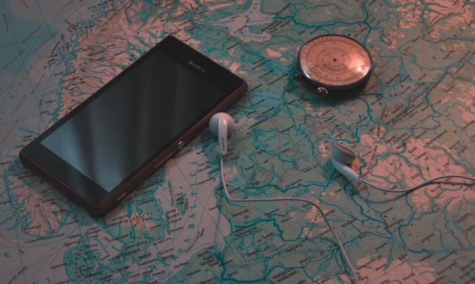 GPS-πλοηγό ή το smartphone;