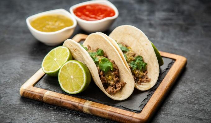 Tacos με βόειο κρέας και κόλιαντρο