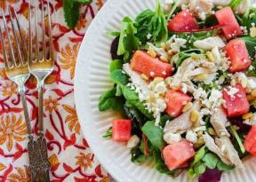 Συνταγές: 5 γρήγορη και υγιεινή σαλάτα με καρπούζι