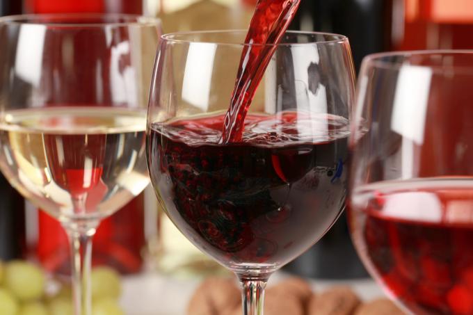 Πόσο μπορείτε να πιείτε χωρίς να βλάψει την υγεία: ανεκτή δόση του αλκοόλ