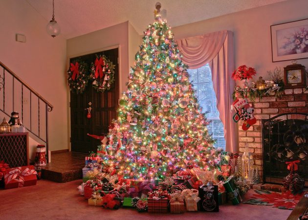 Η διακόσμηση του χριστουγεννιάτικου δέντρου: πώς να εγκαταστήσετε