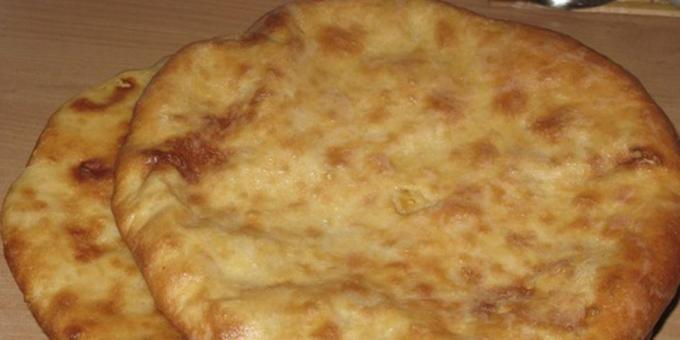 Συνταγές: Οσετίας πίτες με τυρί, πατάτες και μυρωδικά