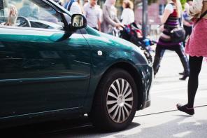 Πώς να επιβιώσει στο δρόμο: Συμβουλές για οδηγούς και πεζούς