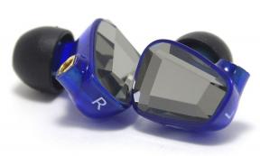 Φτηνές in-ear monitor με εναλλάξιμο καλώδιο