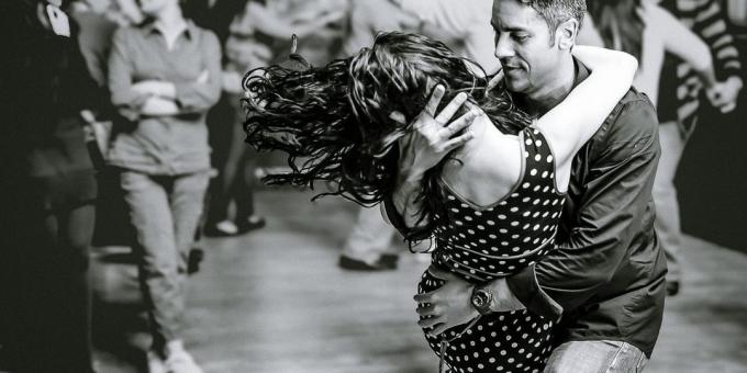 Πώς να μάθει να χορεύει με τους κοινωνικούς χορούς: Bachata