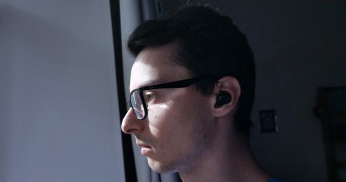 Ακουστικά μέσα στο αυτί