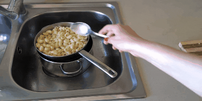 Πώς και πόσο να μαγειρεύετε κέρατα σε μια κατσαρόλα
