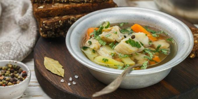 Απλή ψαρόσουπα με λαχανικά σε αργή κουζίνα