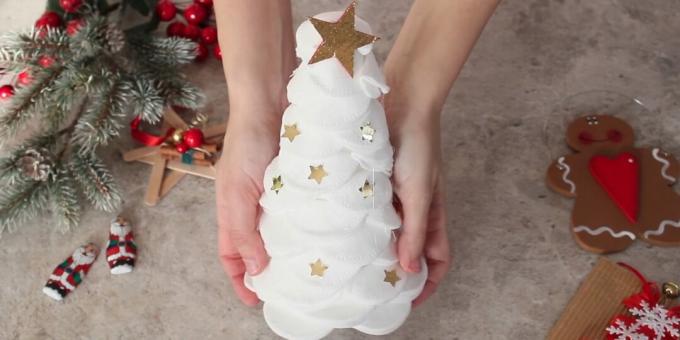 Πώς να φτιάξετε ένα χριστουγεννιάτικο δέντρο από βαμβακερά μαξιλάρια