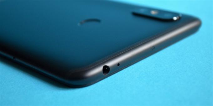 επανεξέταση Xiaomi Mi Max 3: υποδοχή ακουστικών