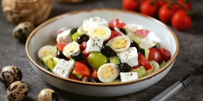 Ελληνική σαλάτα με αυγά