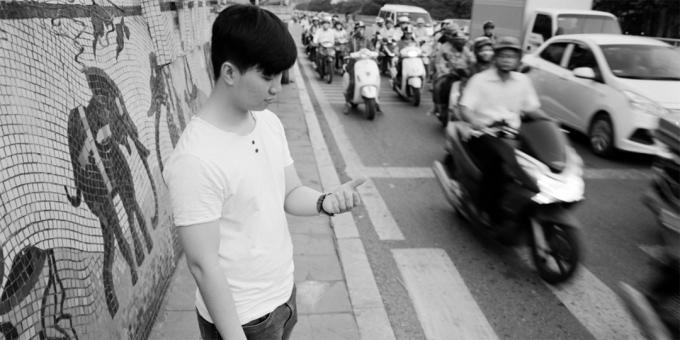 Άνθρωποι χωρίς smartphones - ο τύπος στο δρόμο