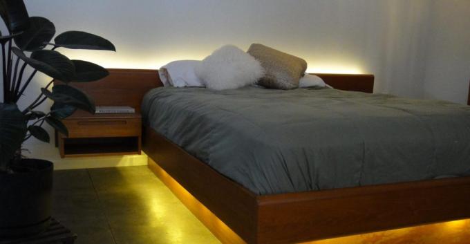 Μικρό υπνοδωμάτιο: ασυνήθιστο κρεβάτι