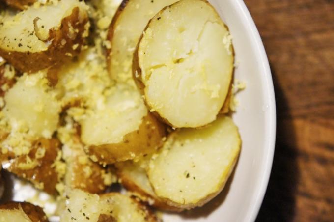 Πατάτες με ξύσμα λεμονιού