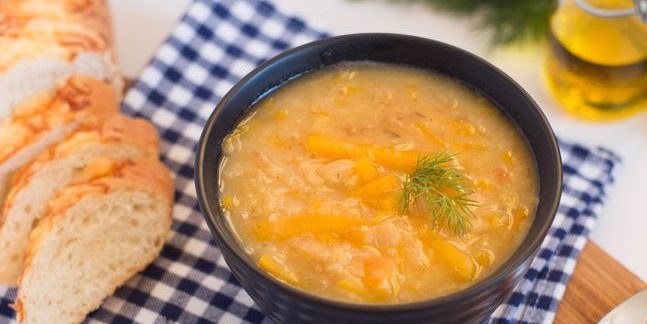Παχιά σούπα χωρίς κρέας με φακές και κολοκύθα