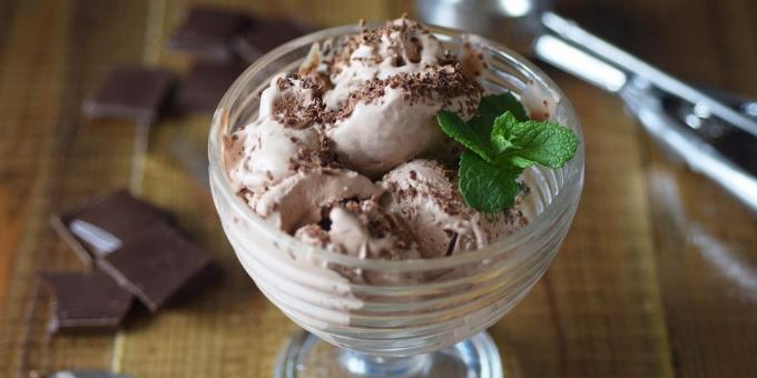 Παγωτό σοκολάτα με το συμπυκνωμένο γάλα
