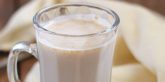Κοκτέιλ με ρούμι: Ζεστό βουτυρωμένο ρούμι και γάλα