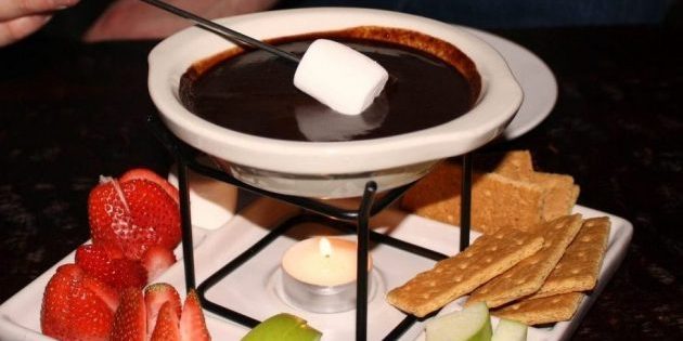 Μαύρη σοκολάτα: fondue σοκολάτας με πορτοκάλι