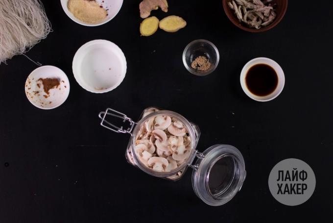 στιγμιαία σούπα: Βάλτε τα υλικά