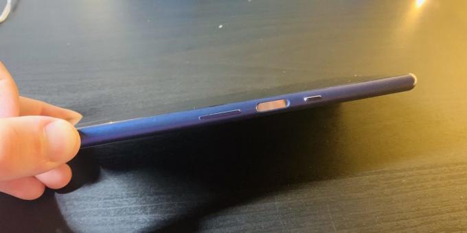 Sony Xperia 10 Plus: δεξί άκρο