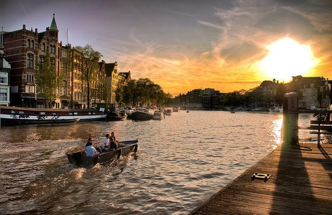 Ηλιοβασίλεμα στο Άμστερνταμ