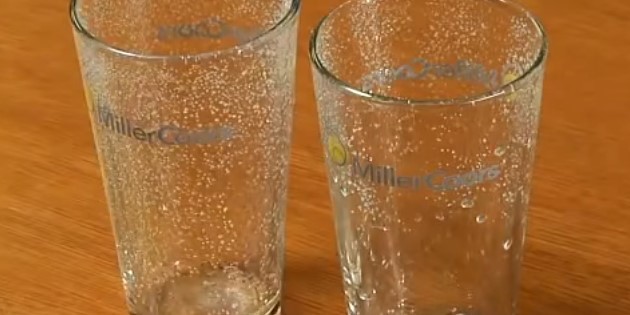 ποτήρι μπύρα: γυαλί και το αλάτι