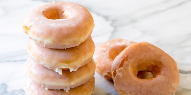 Donuts Συνταγές: Classic λουκουμάδες με ζάχαρη άχνη