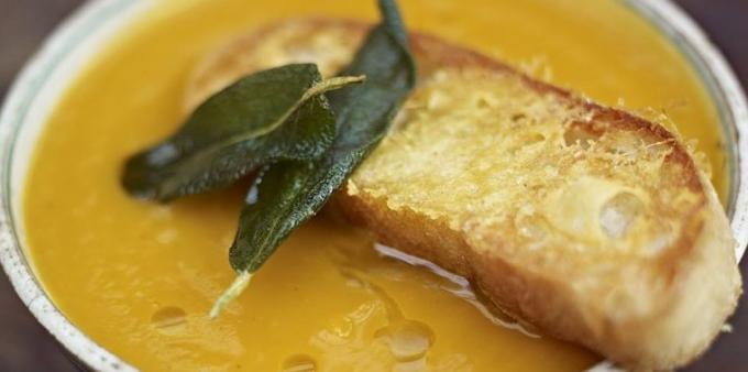 Πιάτα από κολοκύθα: Κολοκύθα σούπα γ τυρί κρουτόν