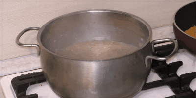 Πώς να μαγειρέψουν χυλό σιταριού στη σόμπα