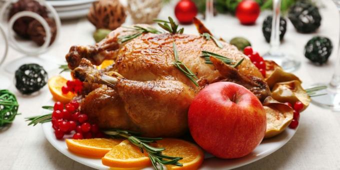 Γεμιστό κοτόπουλο με μήλα: μια απλή συνταγή