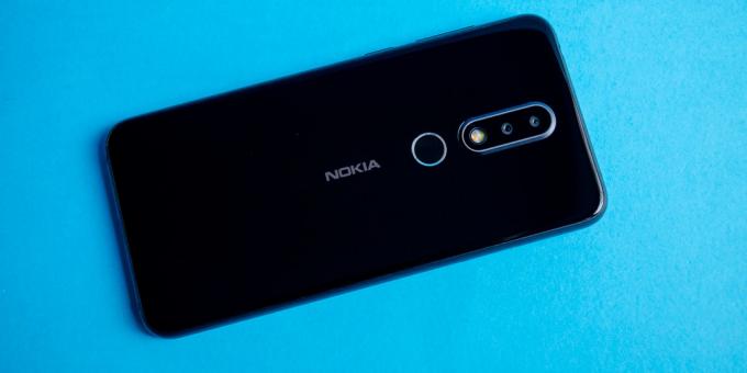 Αναθεώρηση της Nokia 6.1 Plus: Πίσω κάλυμμα