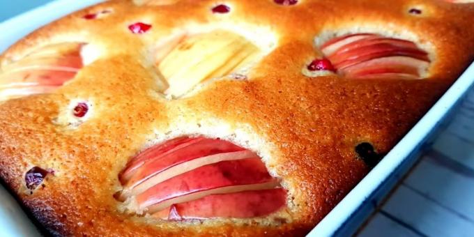 Νηστίσιμα πίτα με μήλα στο χυμό μήλου