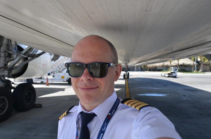 Andrew Gromozdin πιλότο «Boeing» στο επάγγελμα της ζήτησης