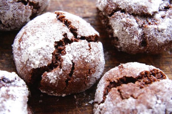 Συνταγή για τα μπισκότα τσιπ σοκολάτας σε ζάχαρη άχνη 