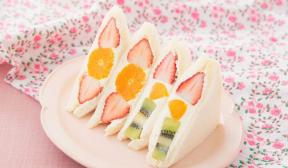 Τέλεια ιαπωνικά σάντουιτς με φρούτα