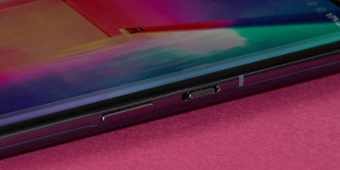 OnePlus 9 Pro: στη δεξιά πλευρά, εκτός από το κλειδί λειτουργίας, υπάρχει ένας μοχλός για τις λειτουργίες ειδοποιήσεων