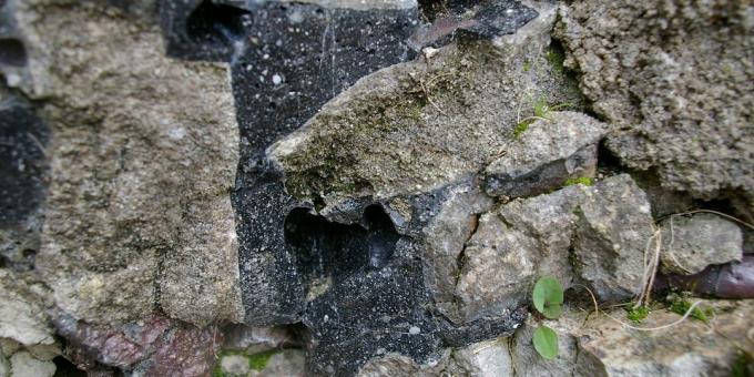 Τεχνολογίες αρχαίου πολιτισμού: Θραύσμα τοίχου στο Saint-Suzanne, Mayenne, Γαλλία