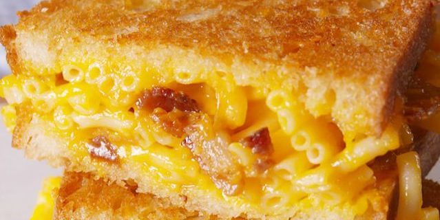 Σάντουιτς, μακαρόνια και τυρί